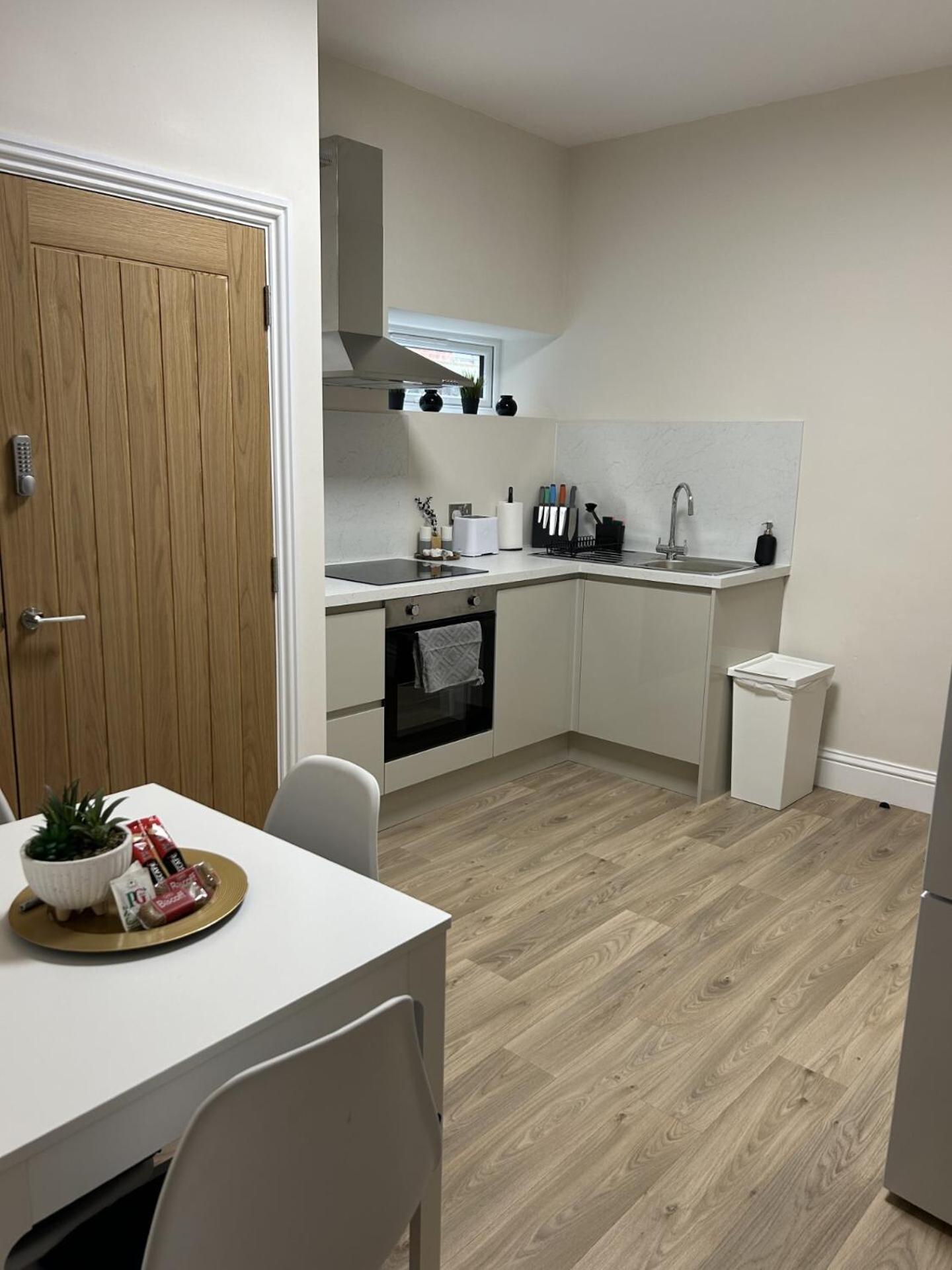 Treetop View Cosy Getaway In Eastbourne, Free Parking, Short And Long Stays, Apartemen *