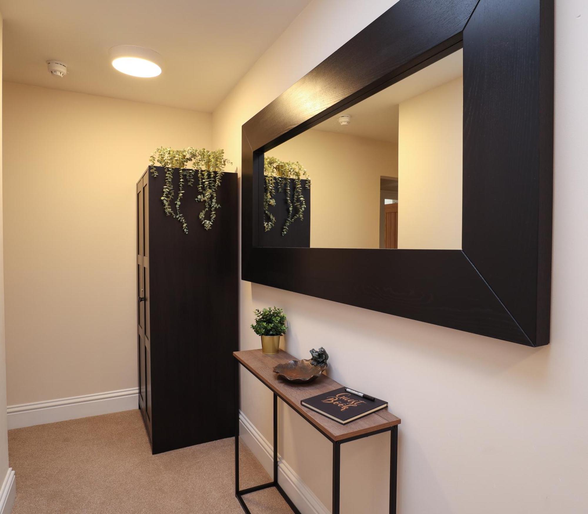 Apartment New Beginning Two-bedroom In Eastbourne, Private Garden, Free Parking Eastbourne