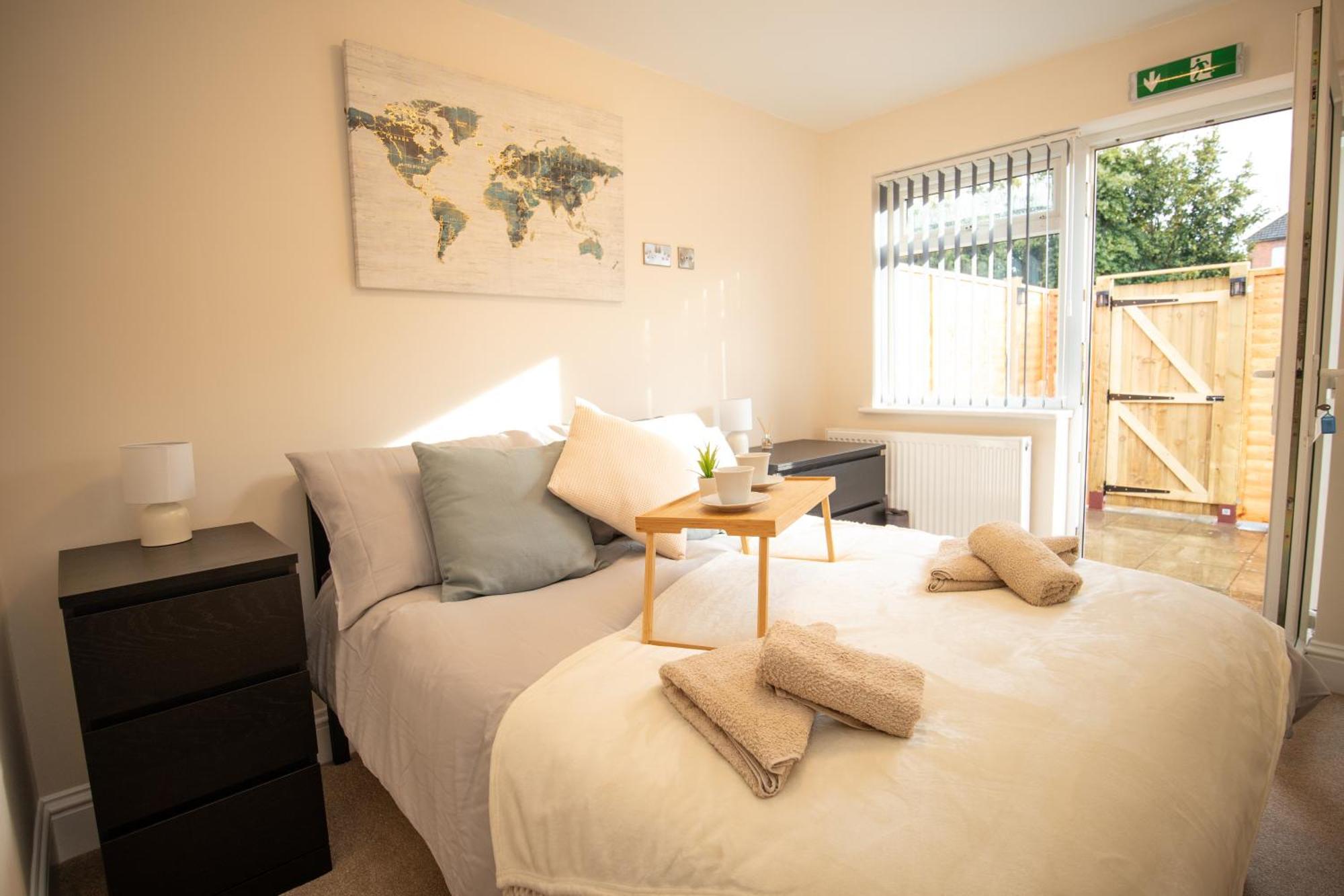 New Beginning Two-bedroom In Eastbourne, Private Garden, Free Parking * Eastbourne