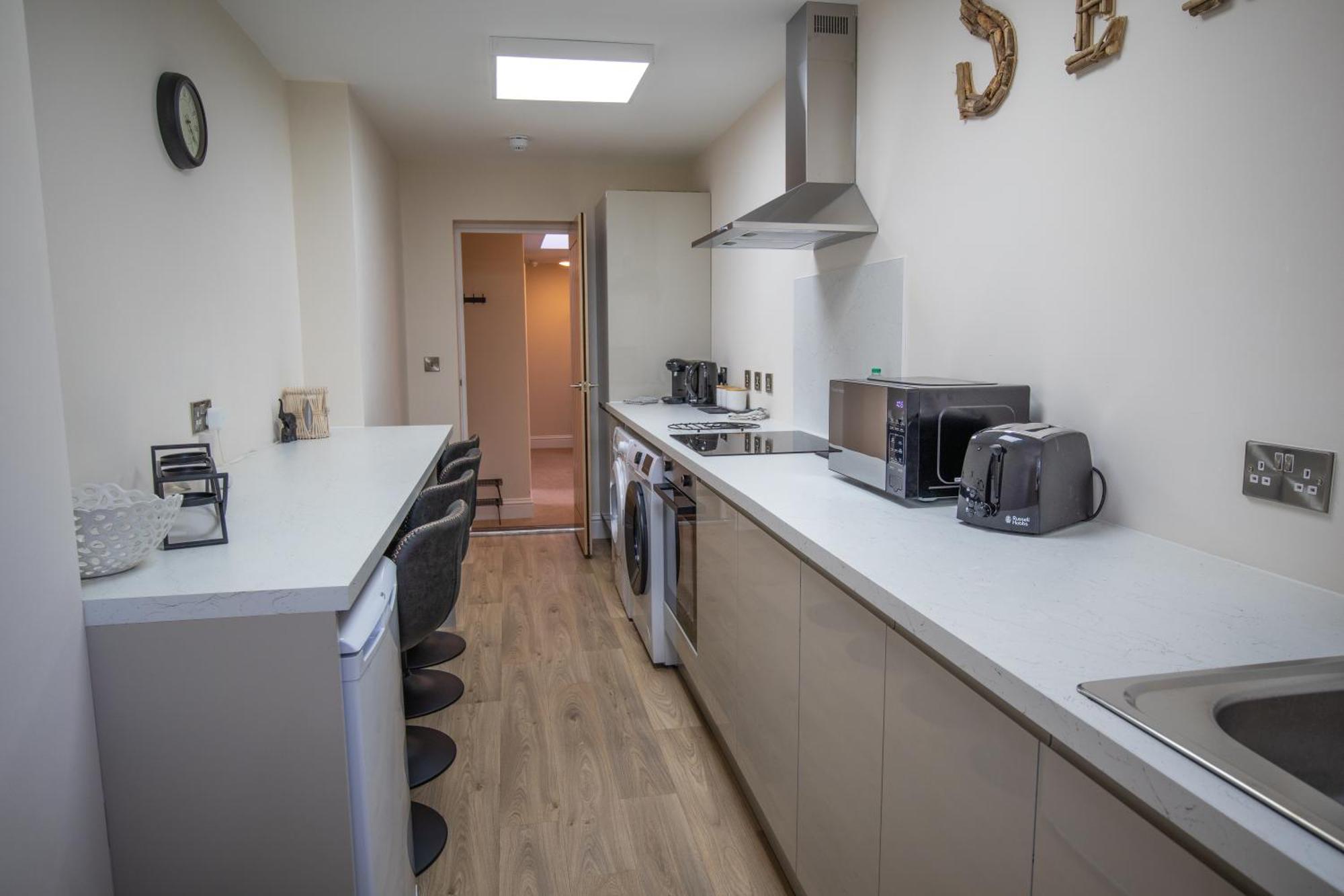 Apartment New Beginning Two-bedroom In Eastbourne, Private Garden, Free Parking