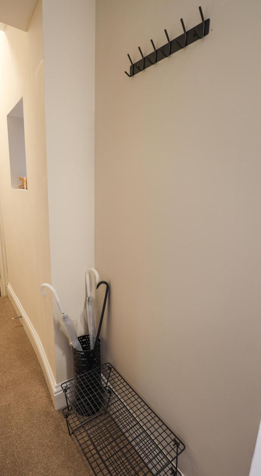New Beginning Two-bedroom In Eastbourne, Private Garden, Free Parking *