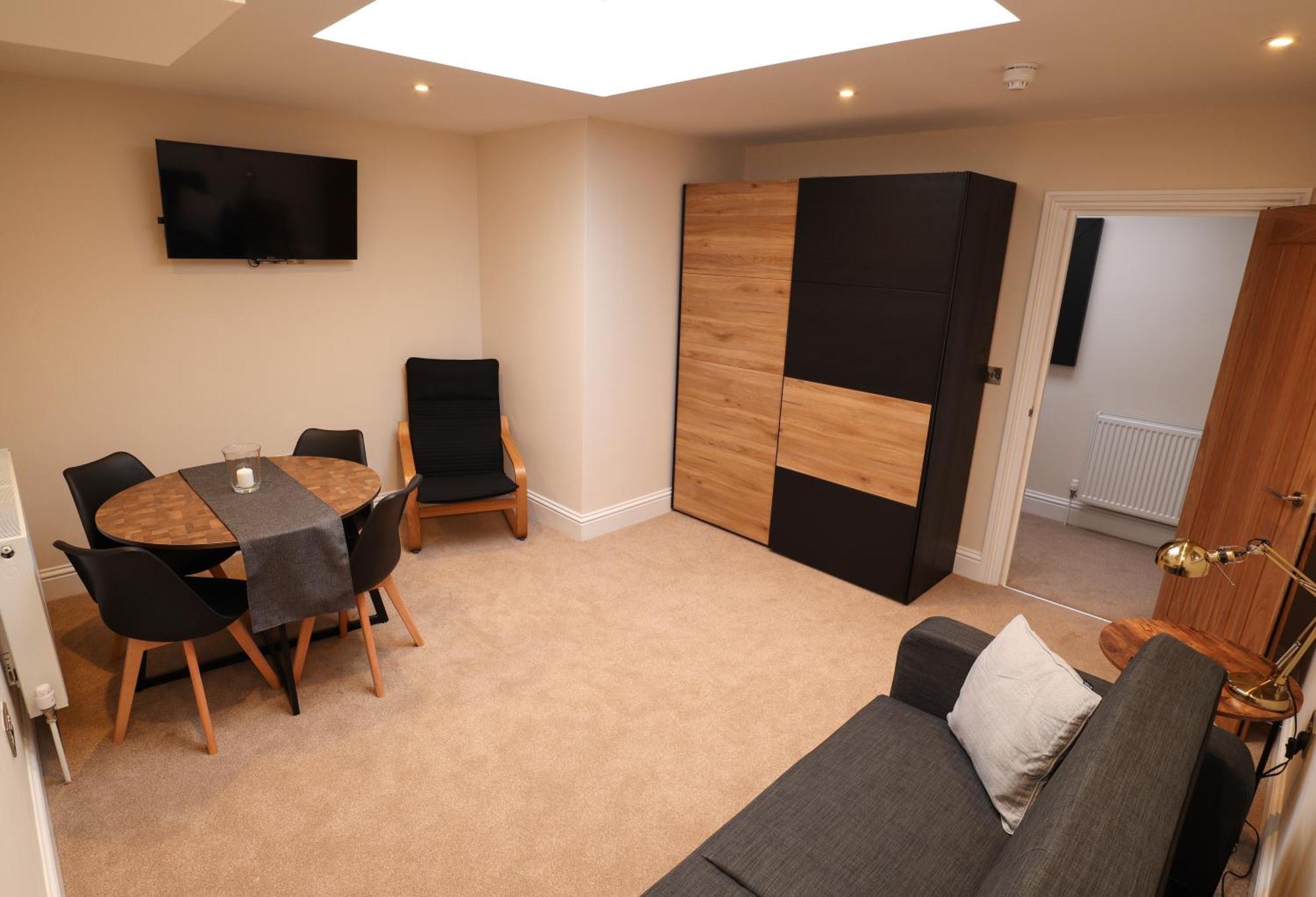 Apartment New Beginning Two-bedroom In Eastbourne, Private Garden, Free Parking