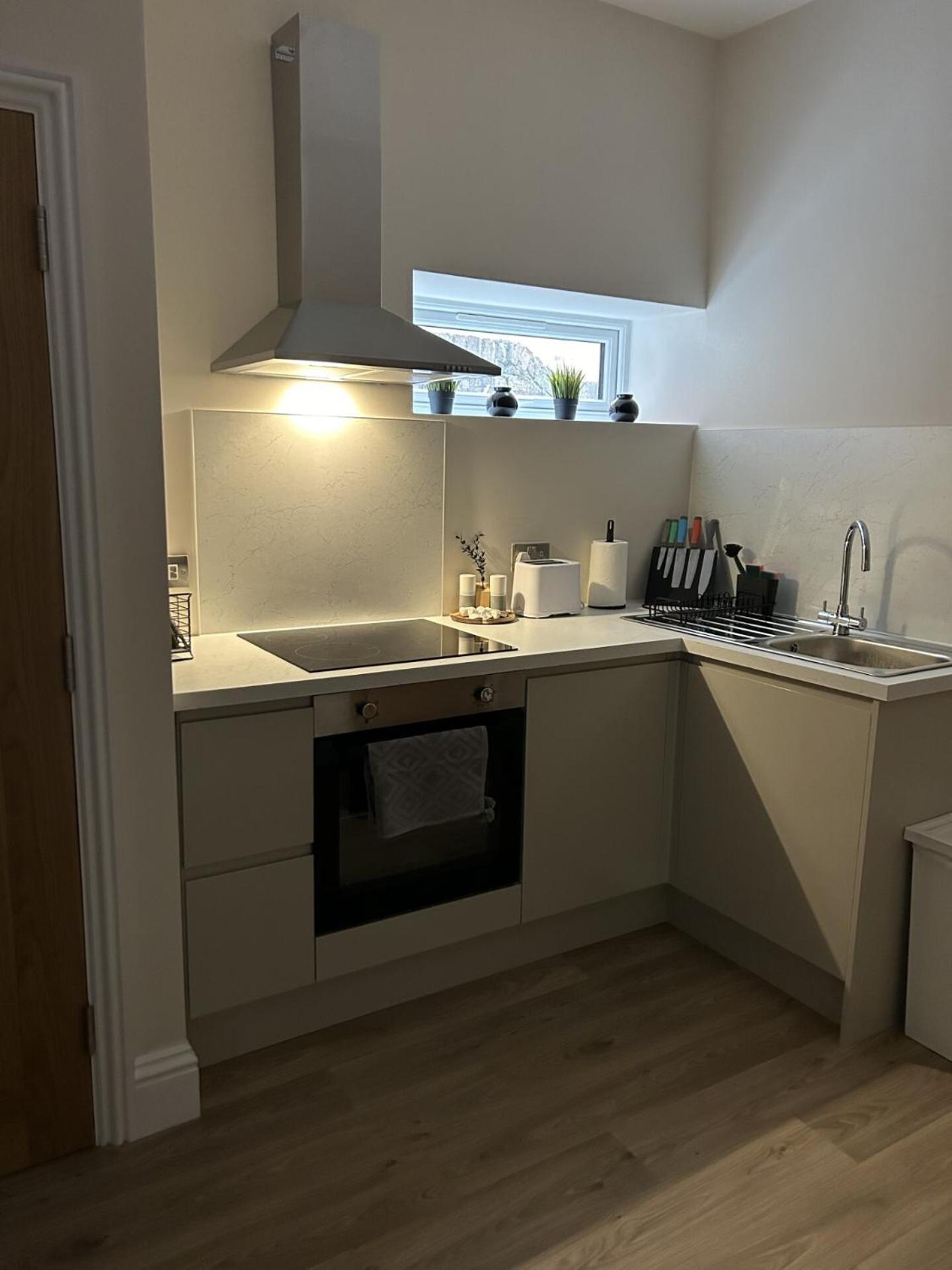 Treetop View Cosy Getaway In Eastbourne, Free Parking, Short And Long Stays, * Eastbourne