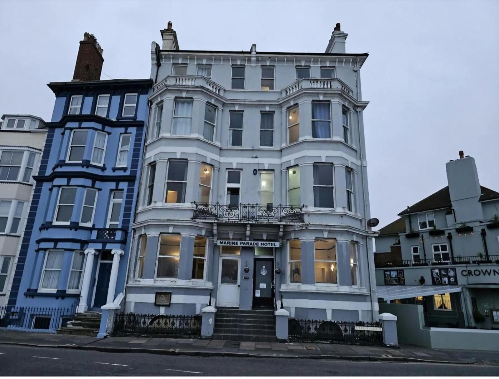 Oyo Marine Parade Hotel, Pier Hotel 2*