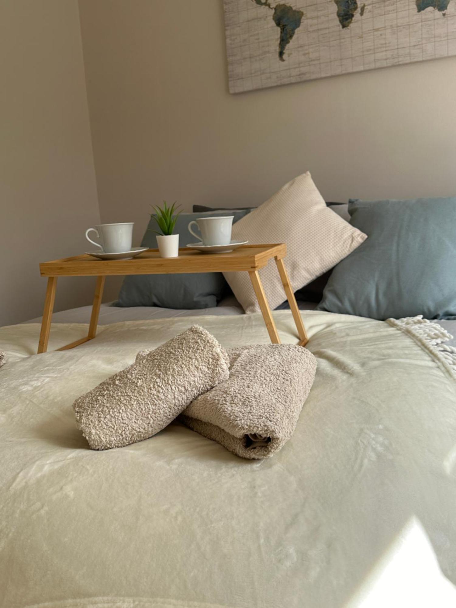 New Beginning Two-bedroom In Eastbourne, Private Garden, Free Parking