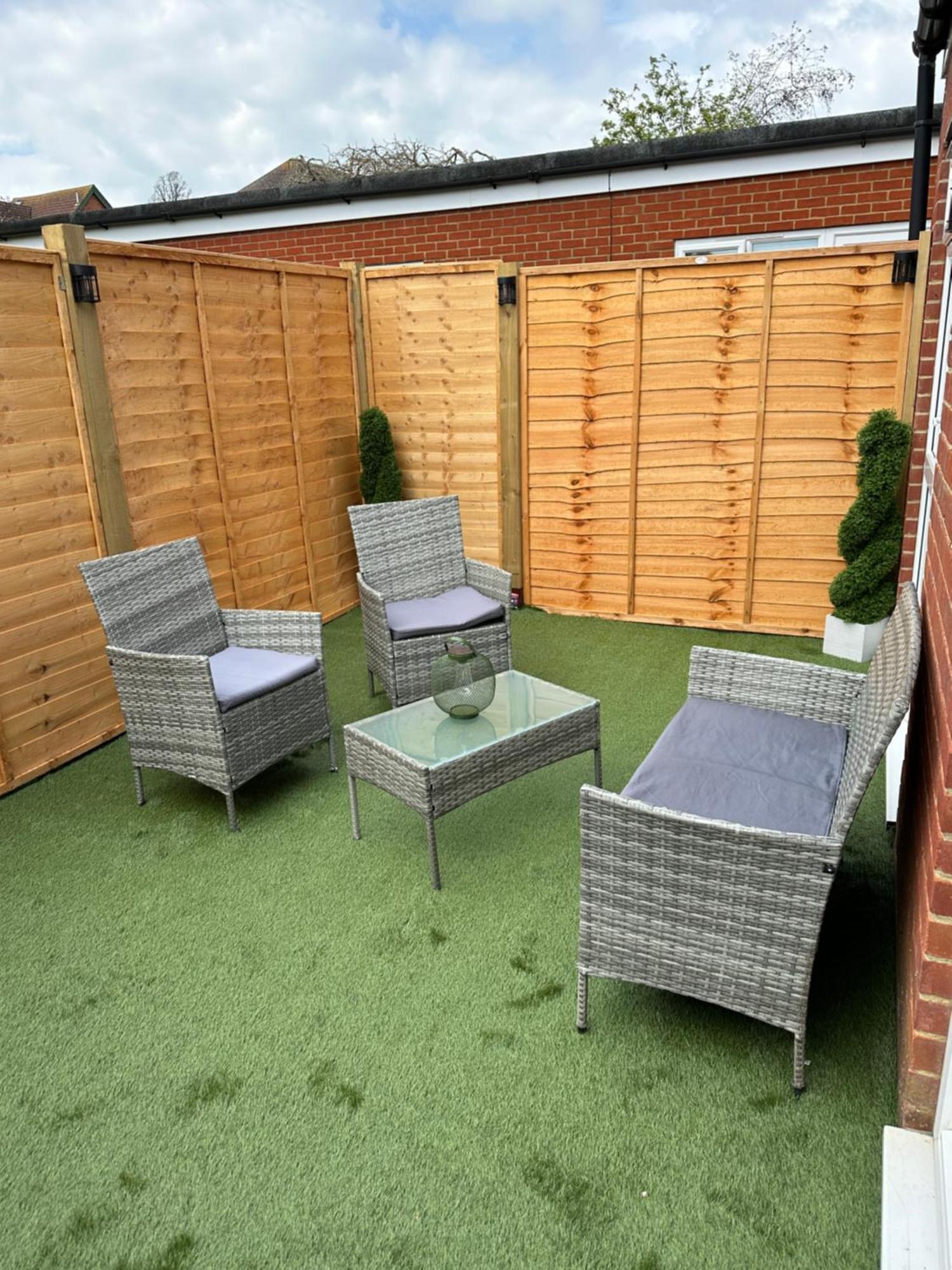 Apartment New Beginning Two-bedroom In Eastbourne, Private Garden, Free Parking *