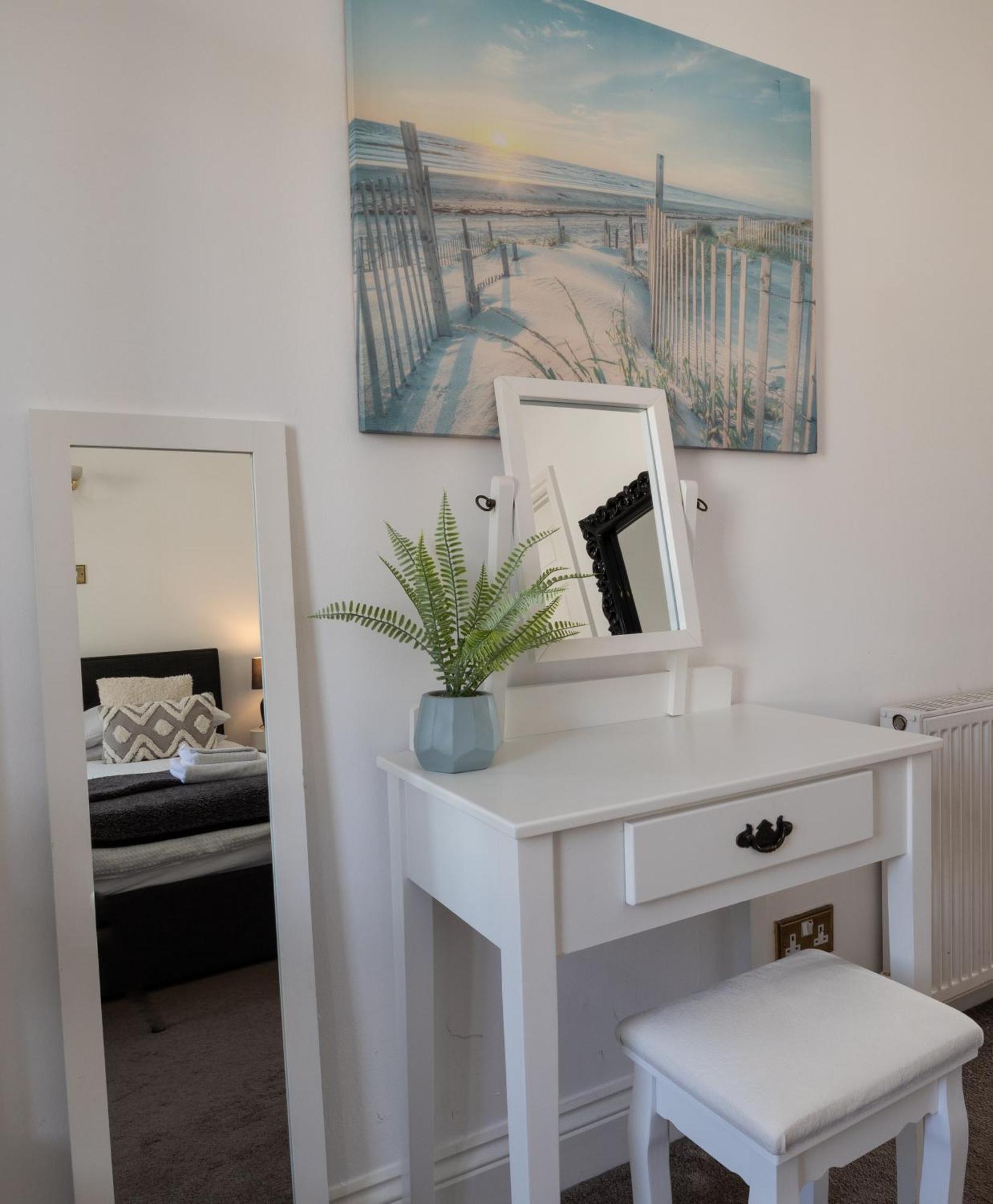 Sea View Retreat Apartment
