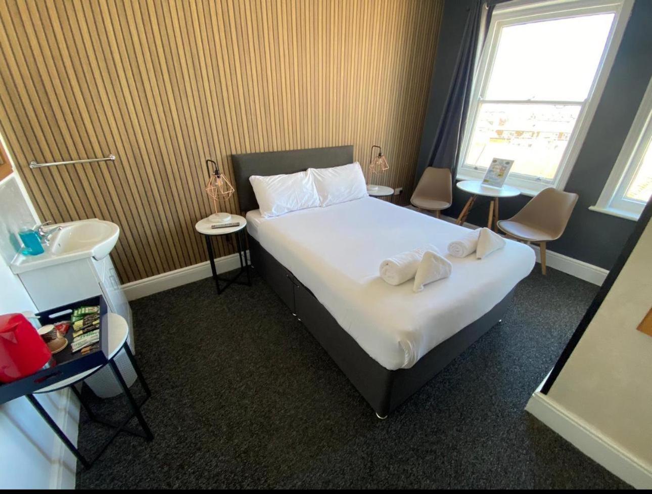 Oyo Marine Parade Hotel, Pier Hotel 2*
