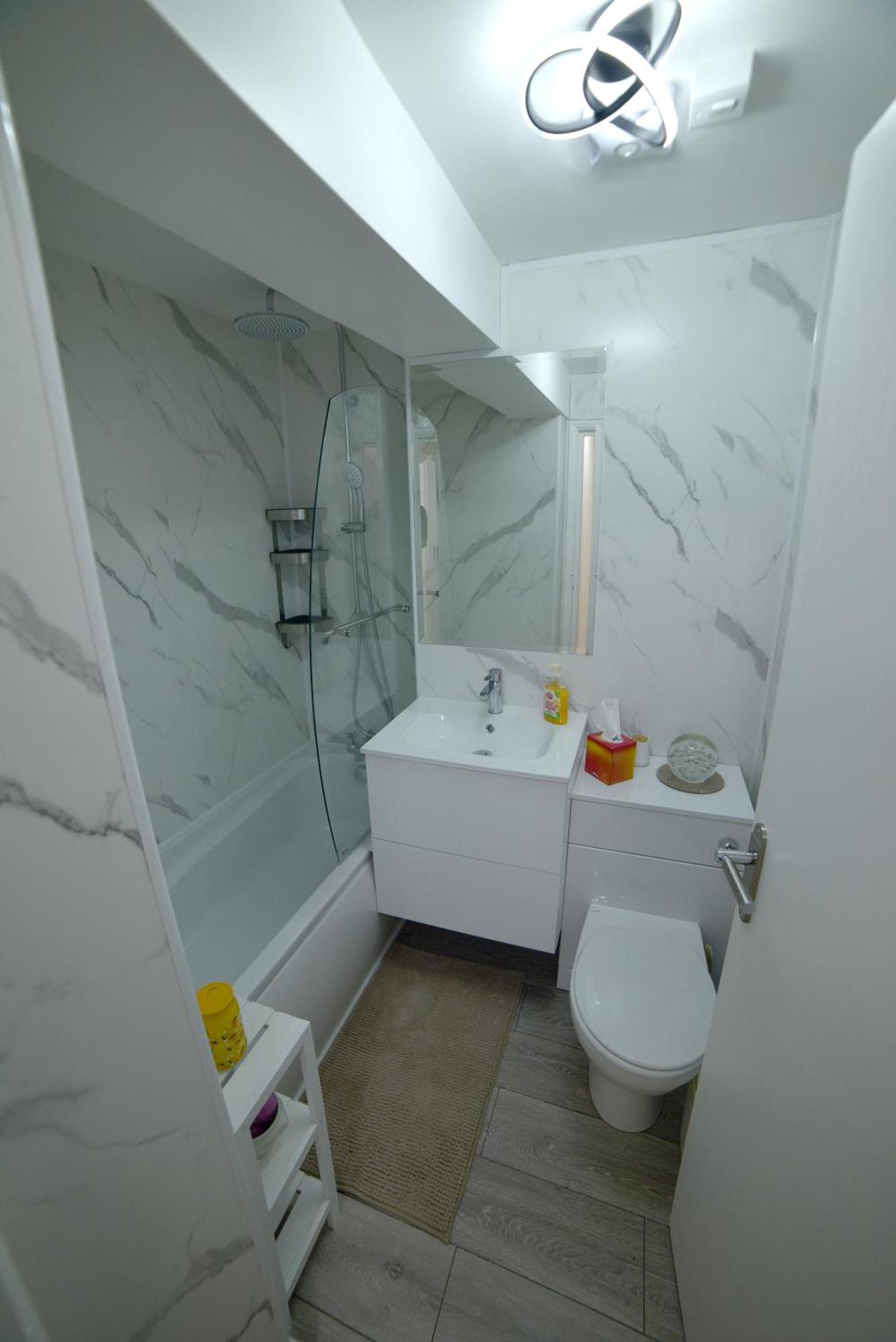 Modern Garden Flat Close To *