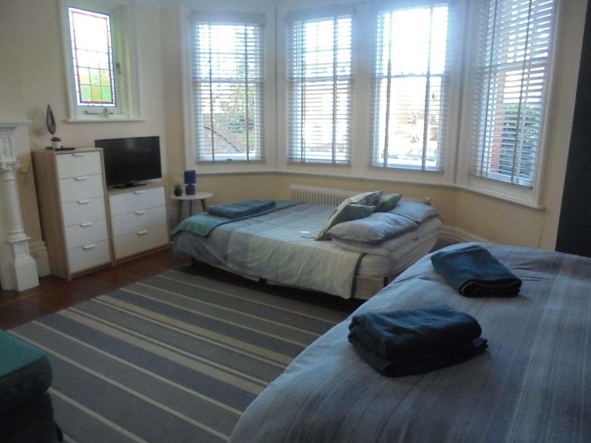 Silverdale Holiday Apartments *