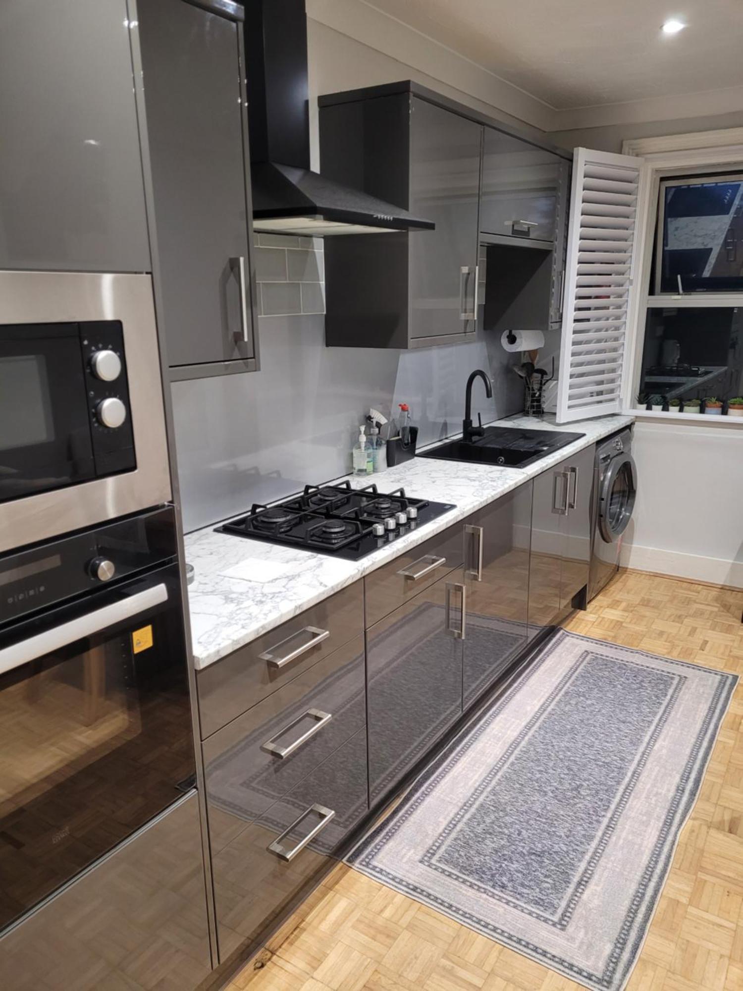 Parkview Apartment *