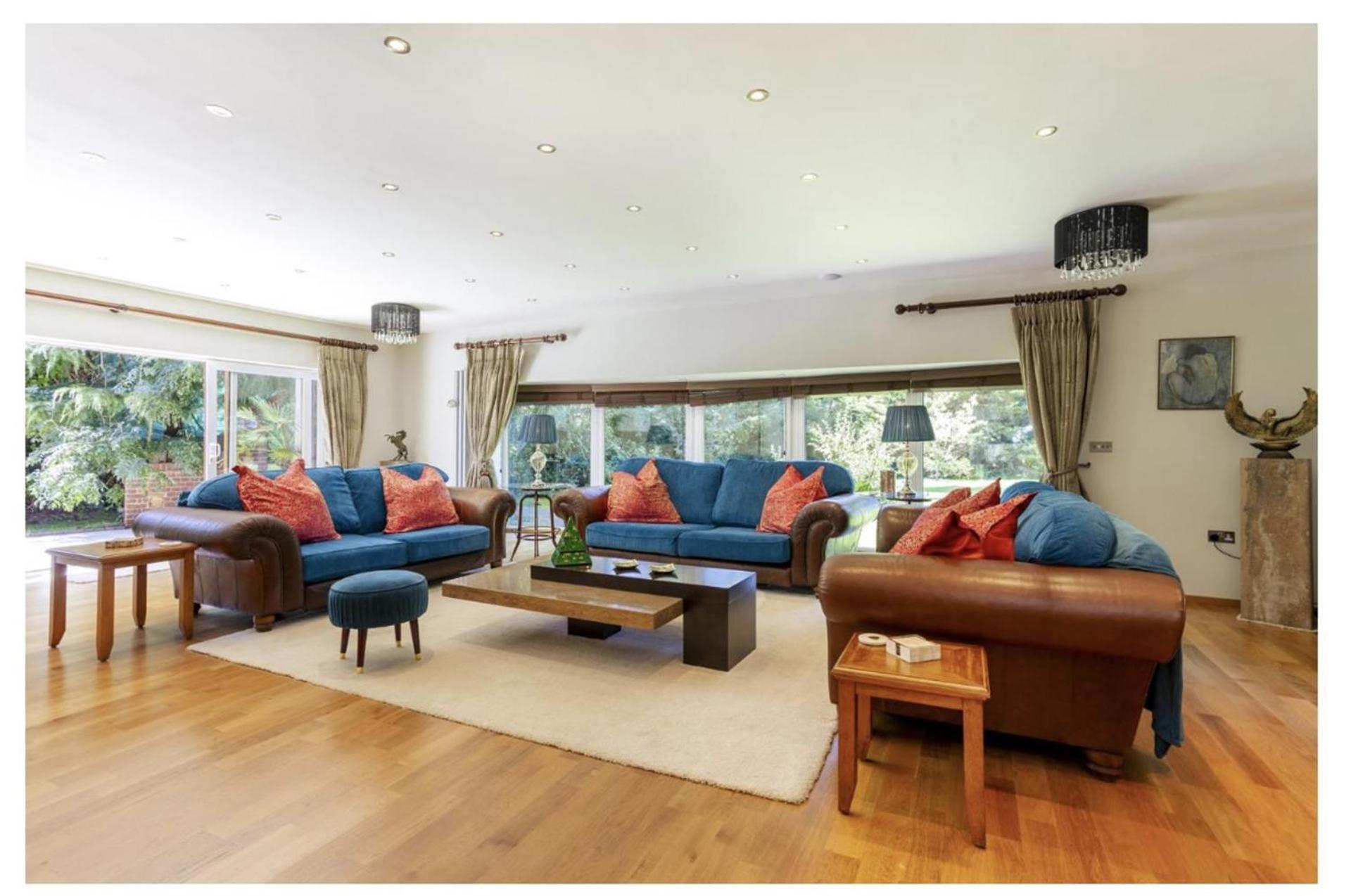 Sleeps10 18-parking-garden-pool-hottub-balcony * Eastbourne
