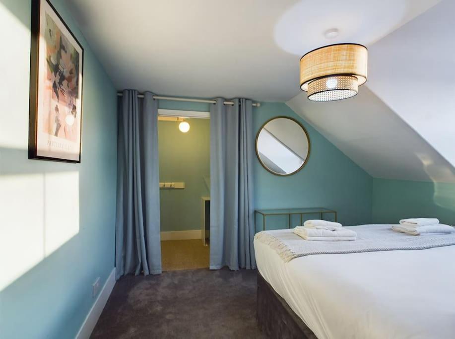 Escape With Rooftop Jacuzzi Eastbourne