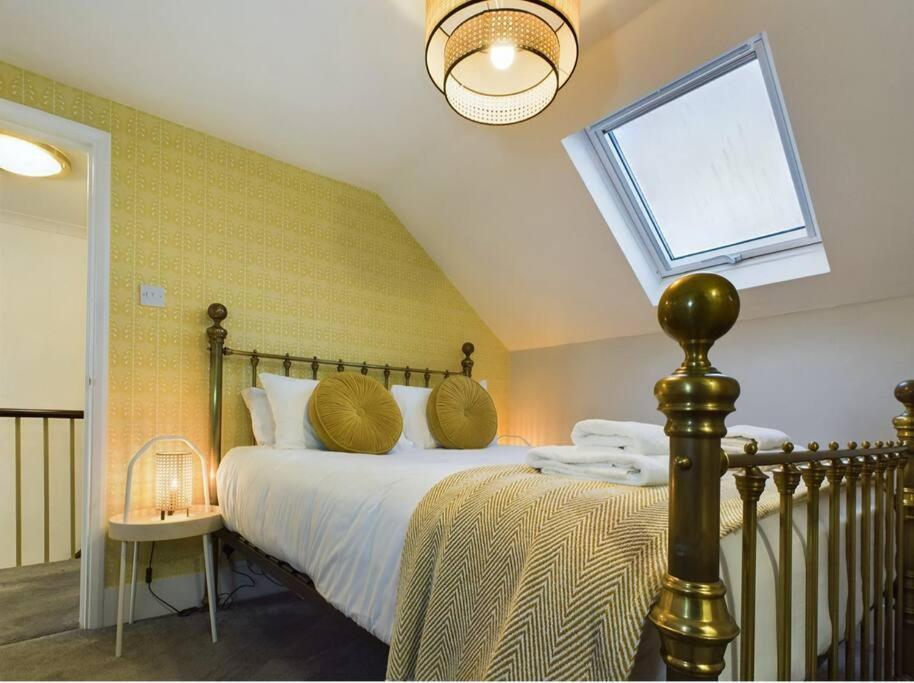 Escape With Rooftop Jacuzzi Eastbourne
