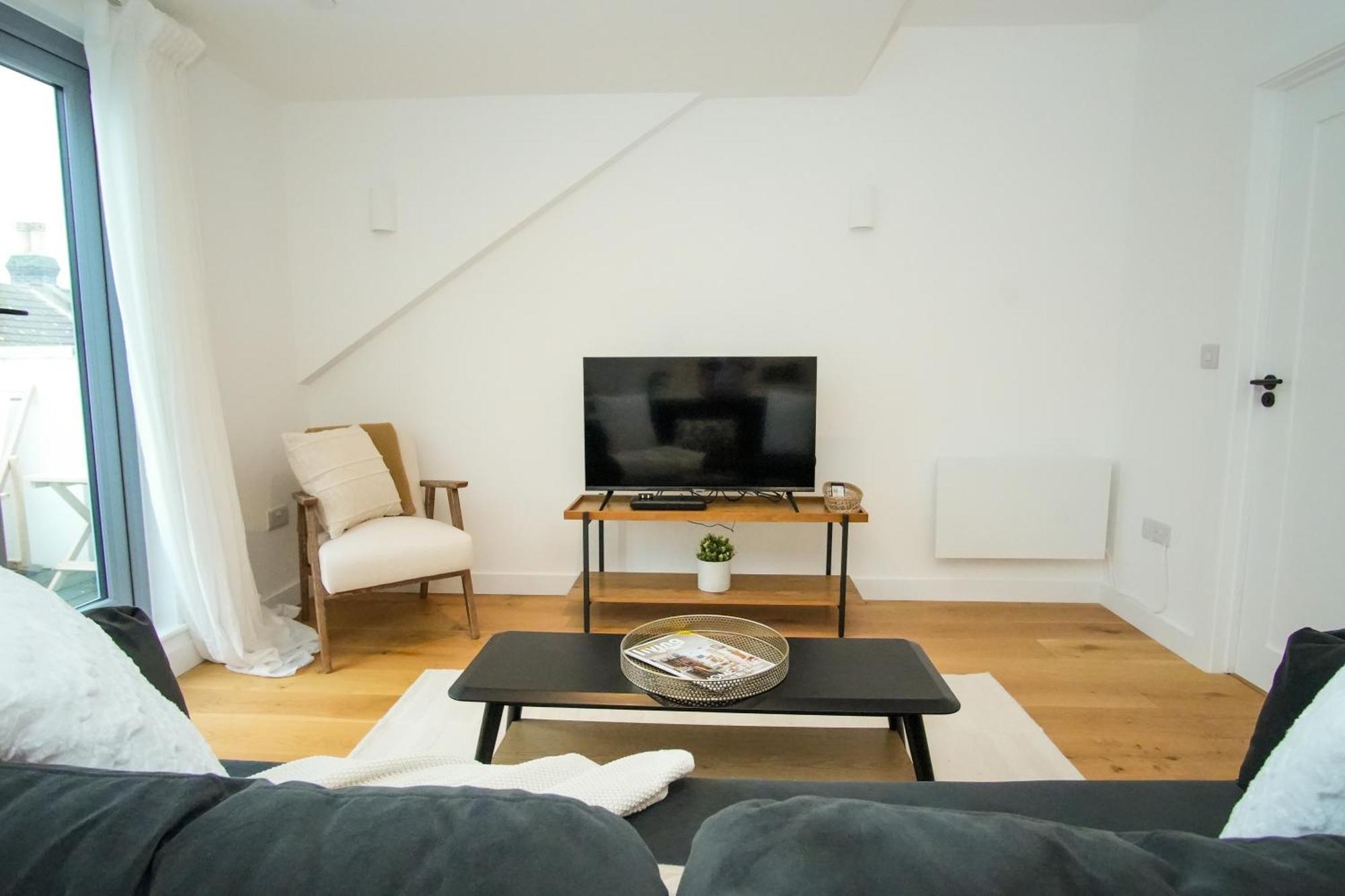 Sunrise 1 Bedroom In Apartment *