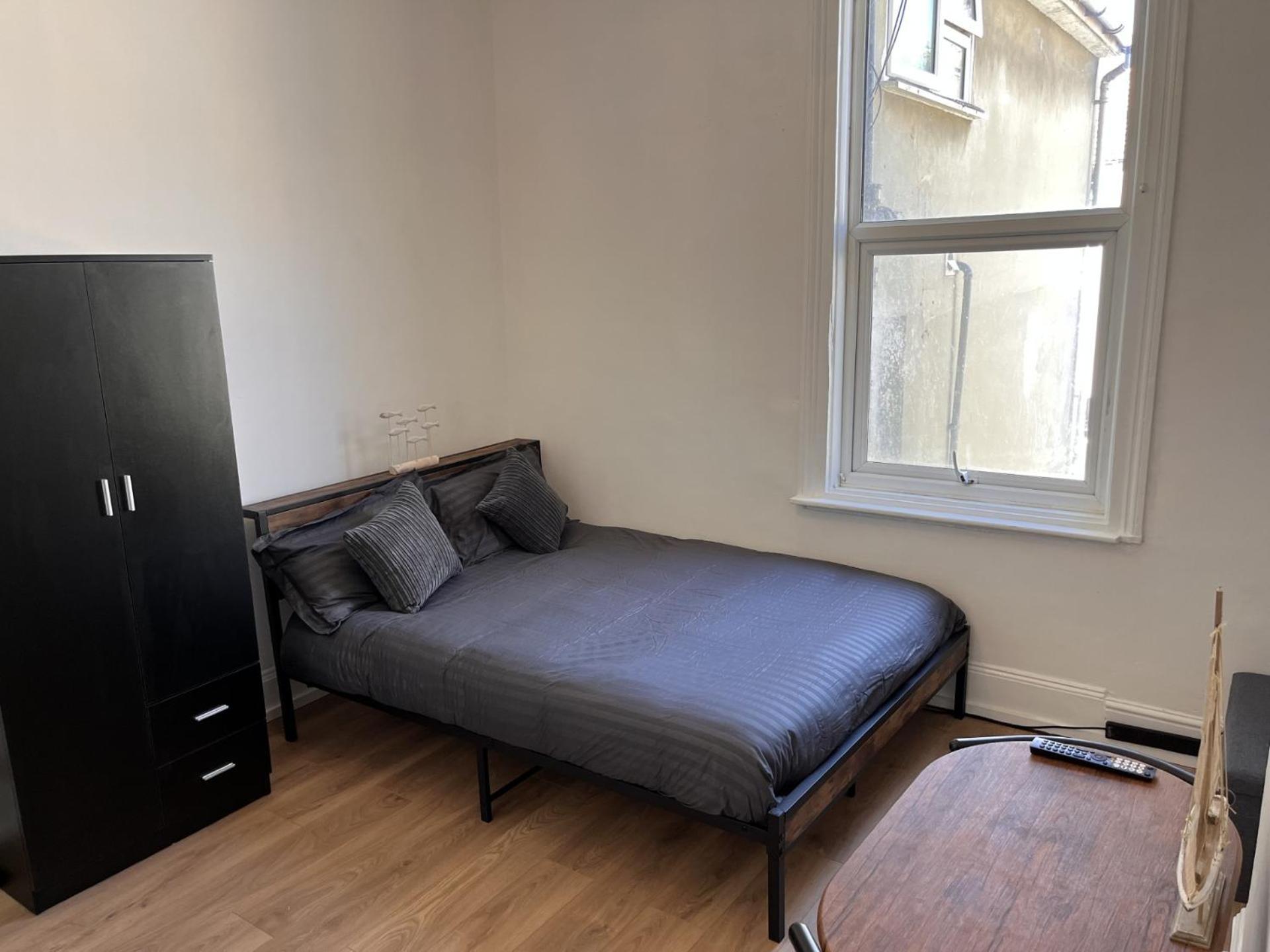With Kitchenette And Shared Bathroom In The Centre Homestay Eastbourne