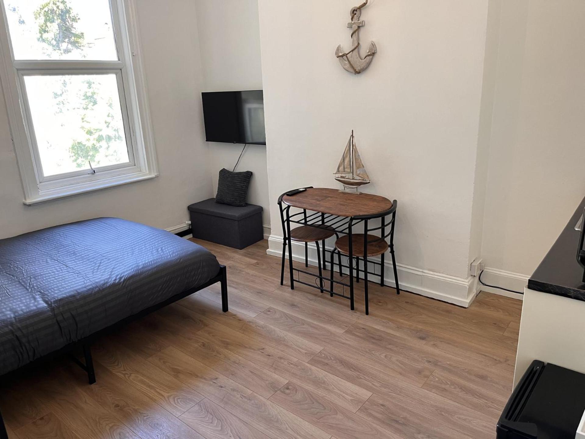 Homestay With Kitchenette And Shared Bathroom In The Centre Eastbourne