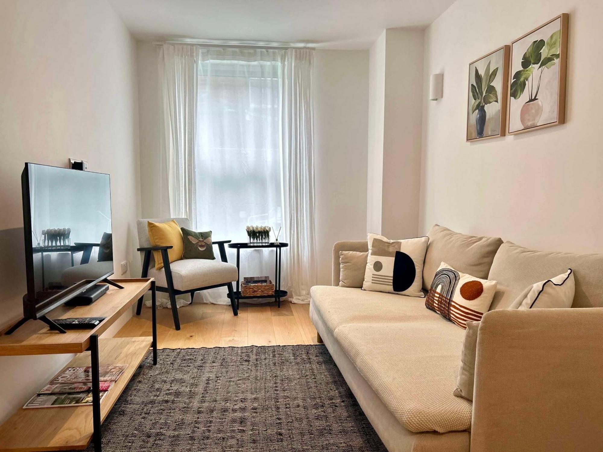 Coastal Hideaway-modern Flat, 10 Min To Beach&town *