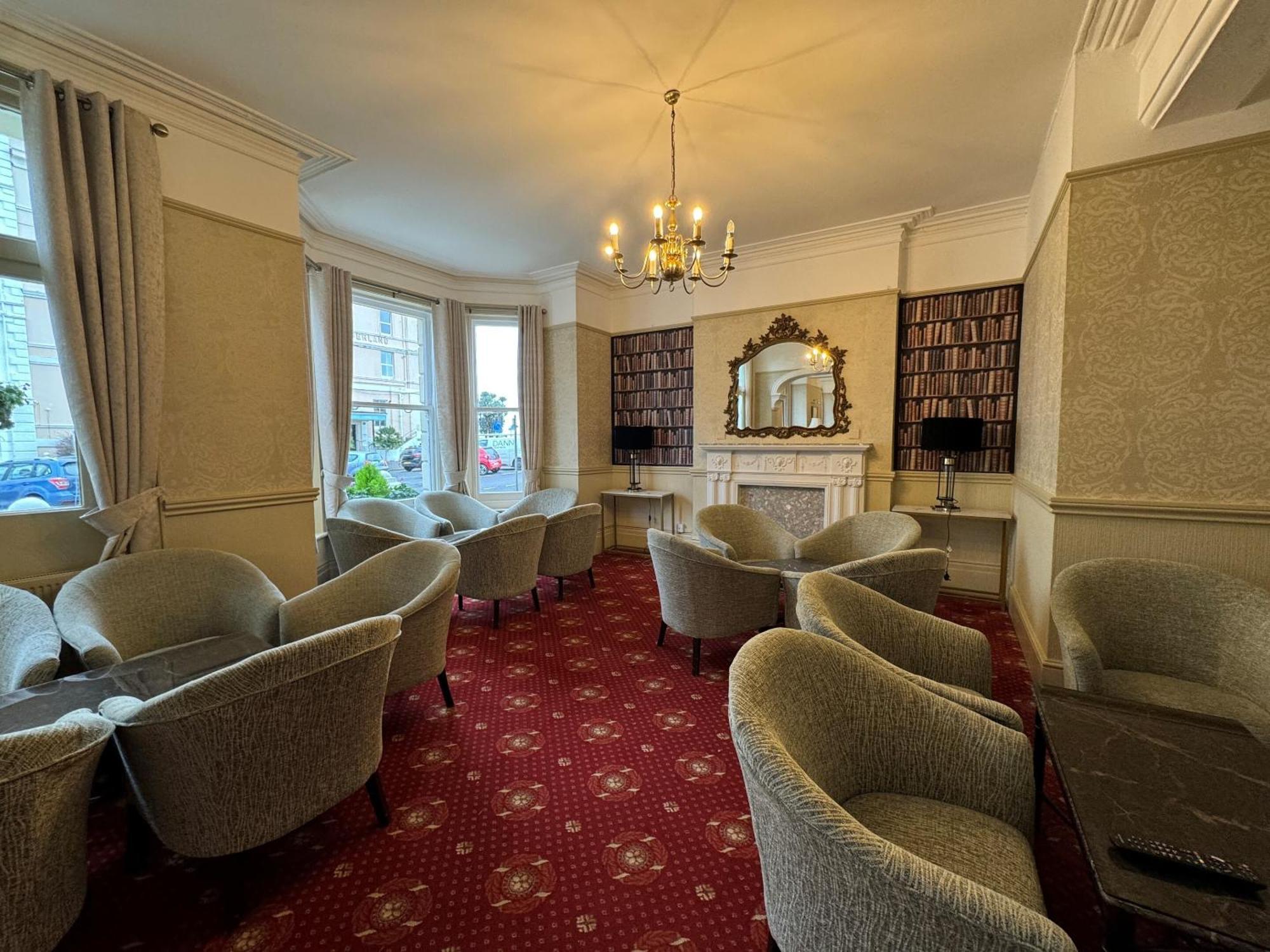 Haddon Hall Hotel 2*