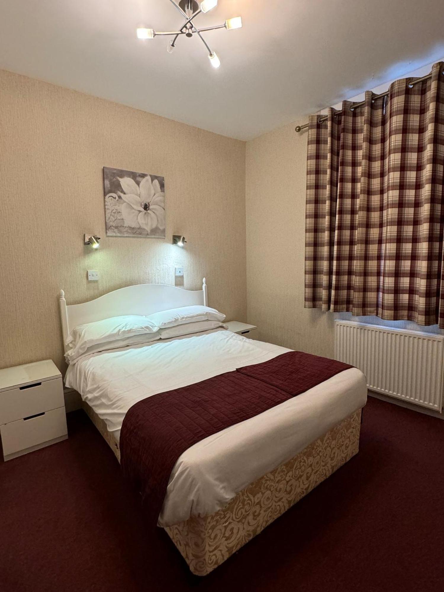 Haddon Hall Hotel 2*