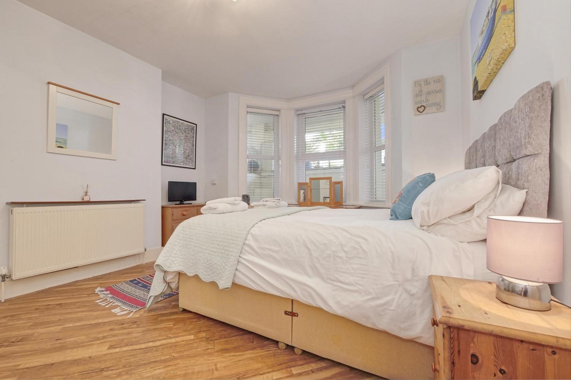 Guest house Bay