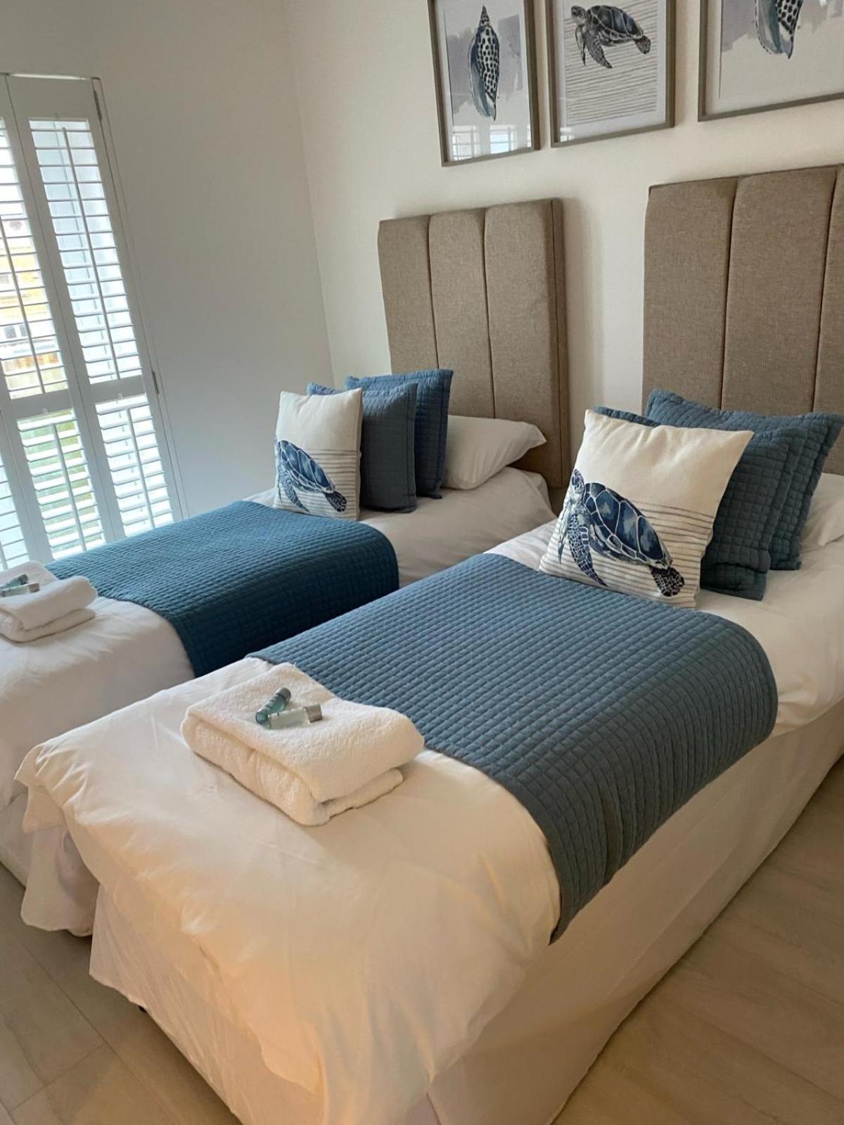 Apartment Luxury Beachfront Outstanding 2 Bedroom