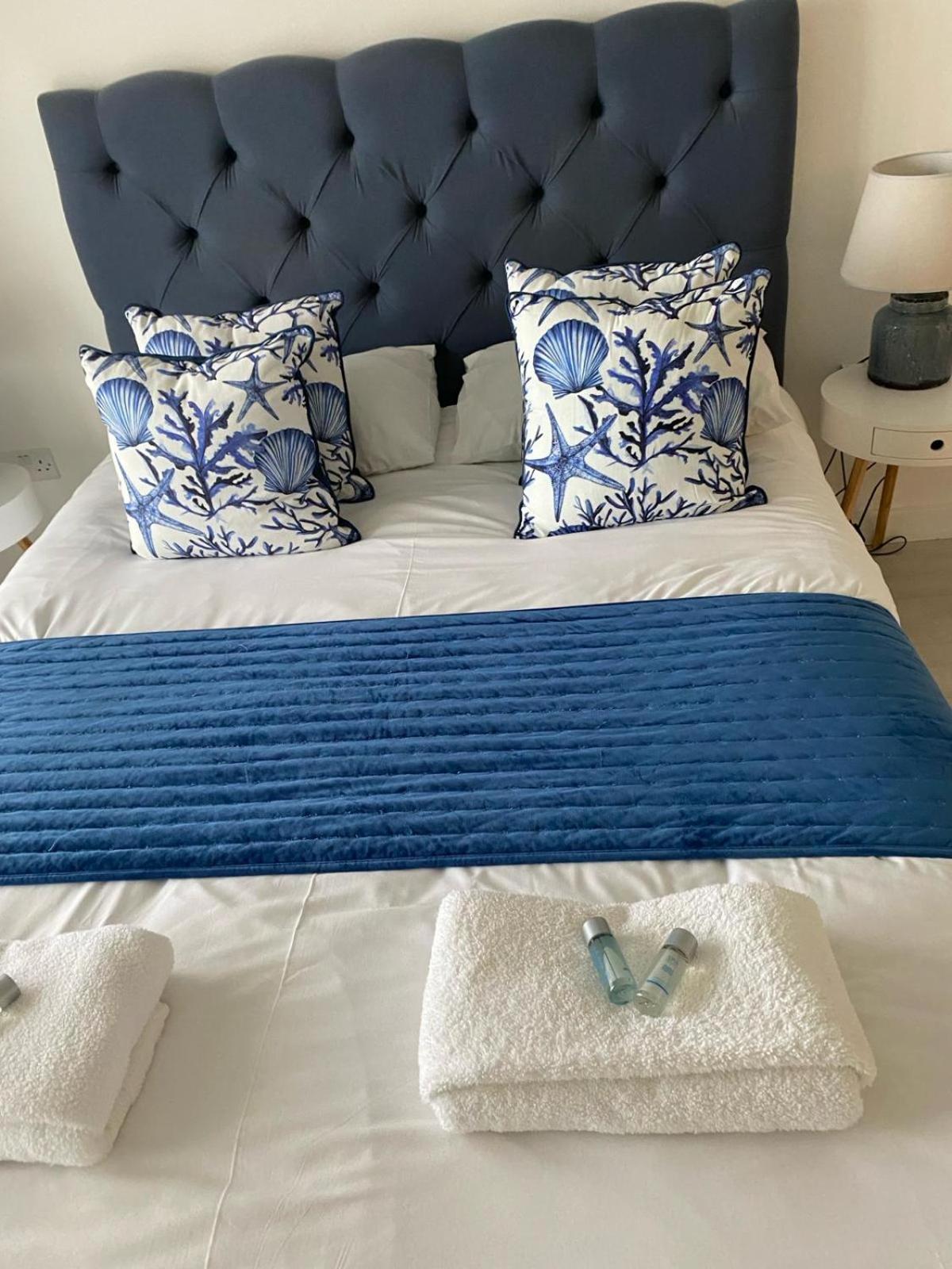 Apartment Luxury Beachfront Outstanding 2 Bedroom Eastbourne
