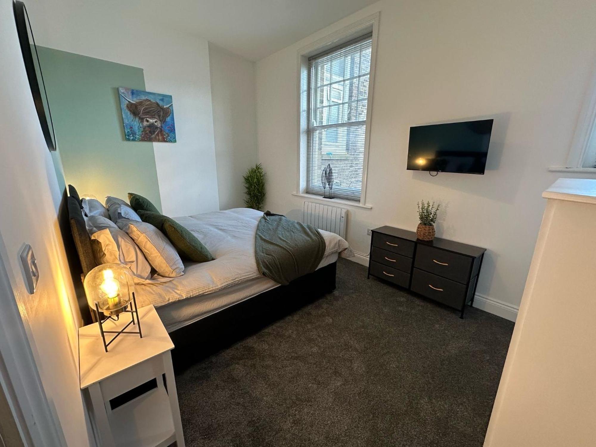 Coastal - - 2 Beds - Contractors * Eastbourne