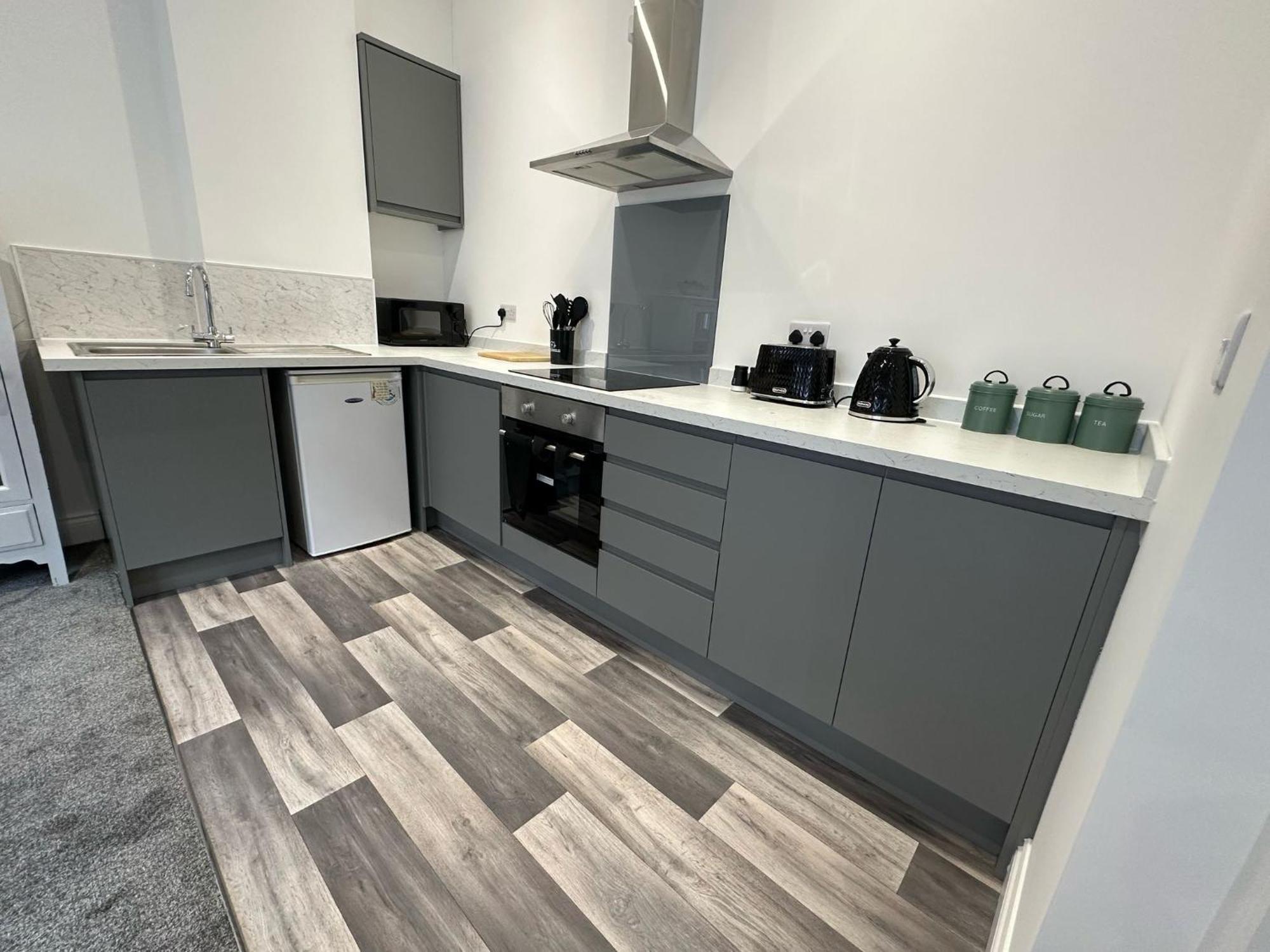 Apartment Coastal - - 2 Beds - Contractors *