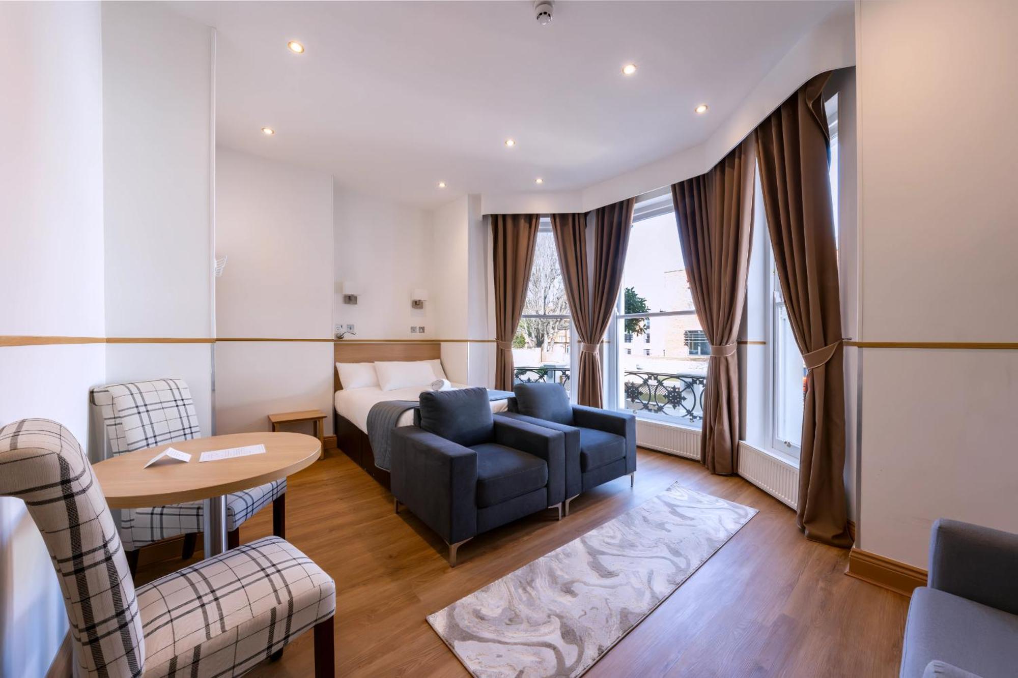 Aparthotel Osborne *