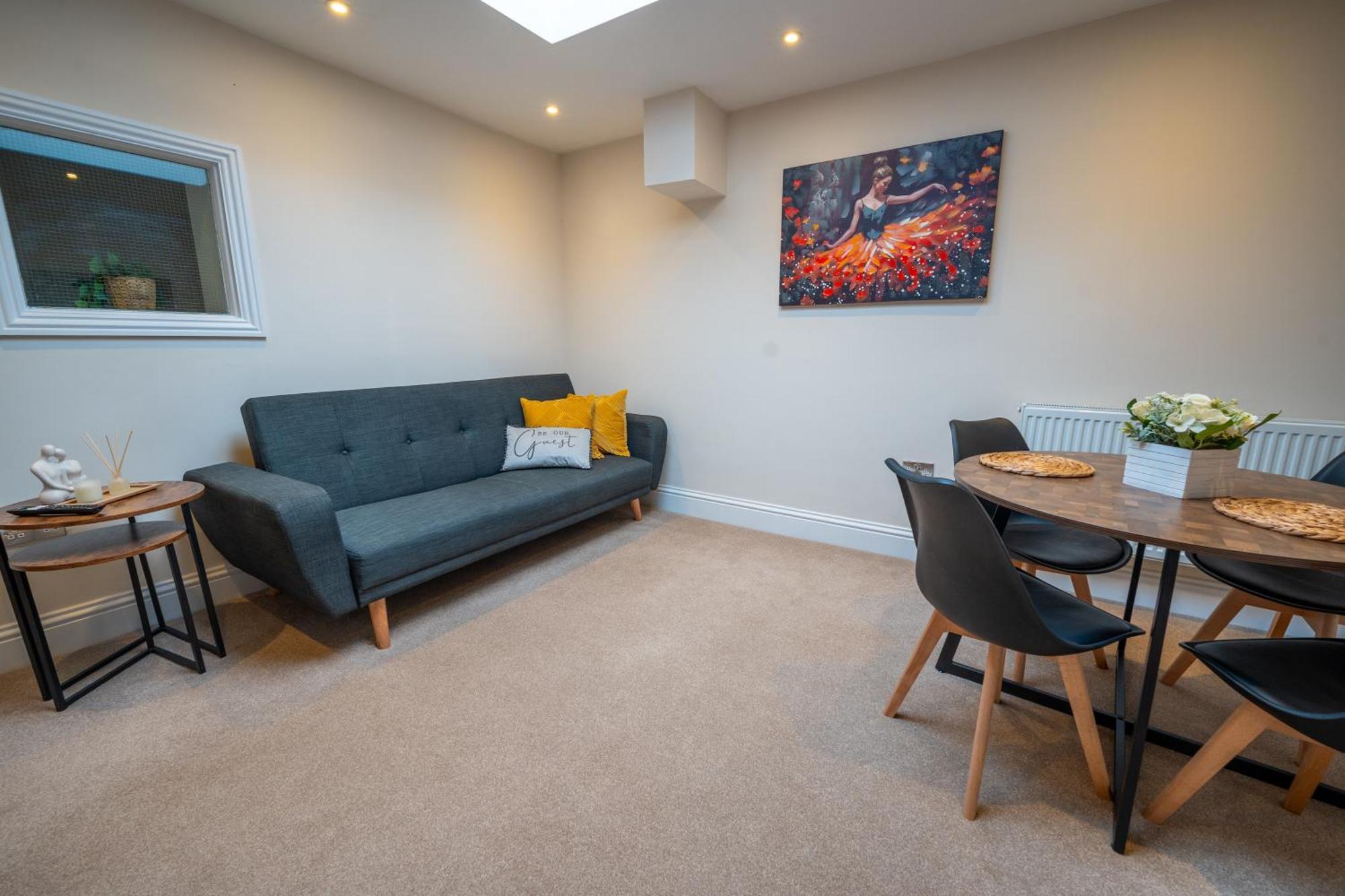 Central, Modern, Close To Hospital,2 Bedroom With Garden, Long Booking Welcome * Eastbourne