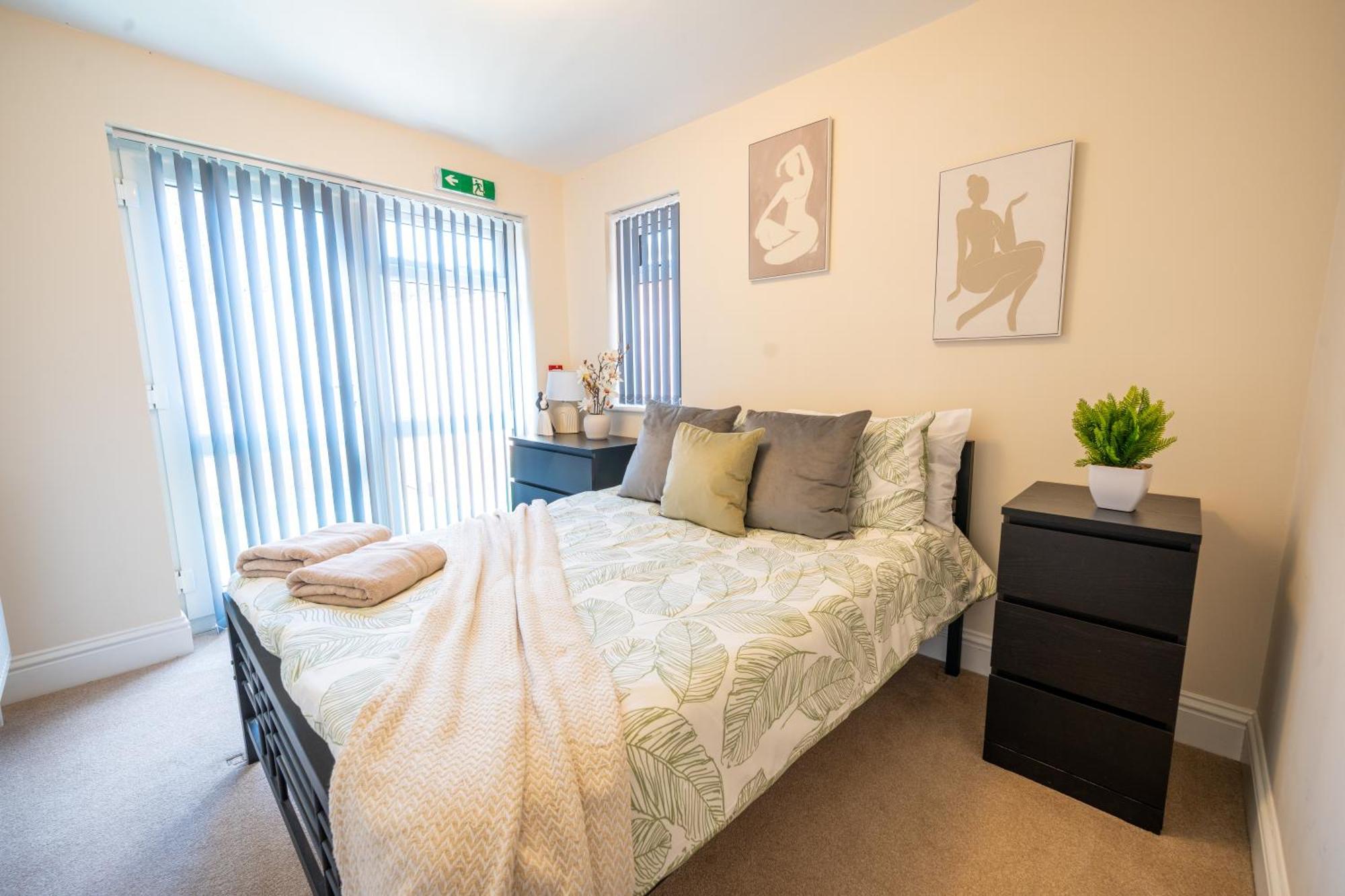 Apartment Central, Modern, Close To Hospital,2 Bedroom With Garden, Long Booking Welcome Eastbourne