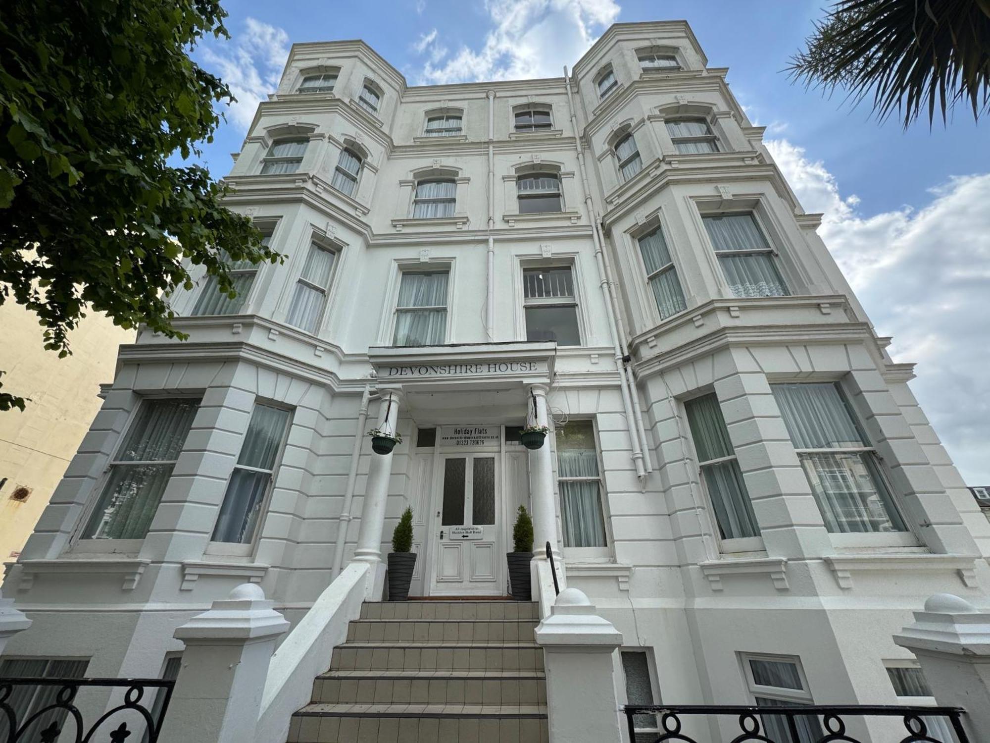 Devonshire House Flats Apartment *