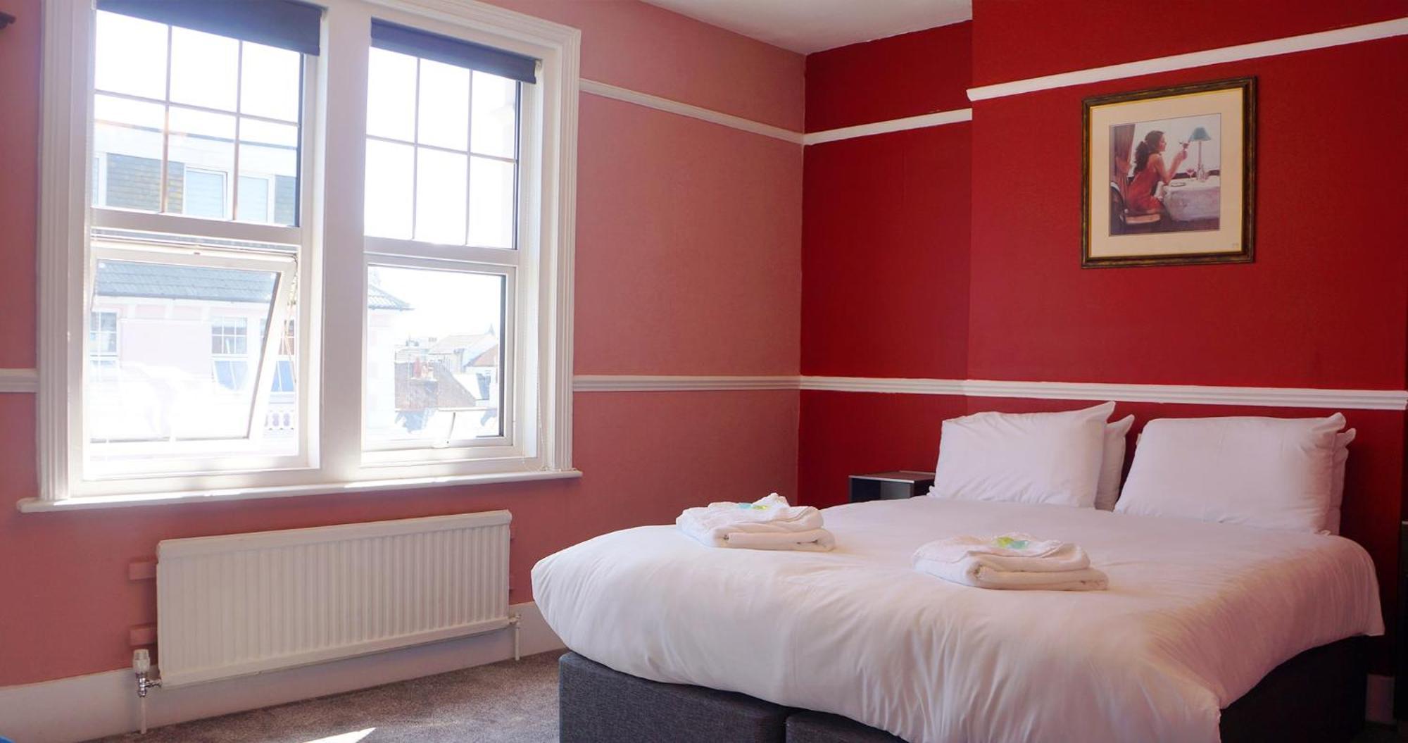 The Loriston Guest house *