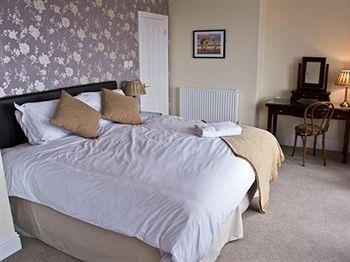 Breakers Bed & Breakfast 3*