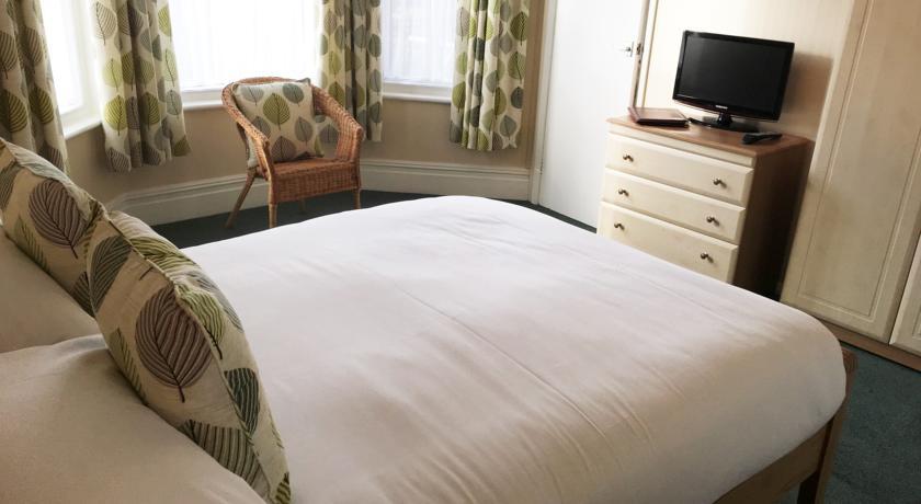 Ivydene Guest house 4*