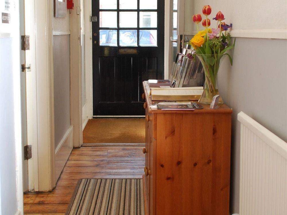 Cambridge House Guest house 4*