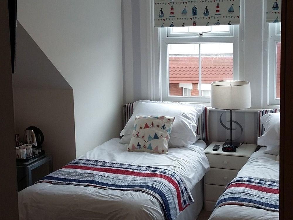 Cambridge House 4* Eastbourne