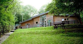 Yha Hostel *