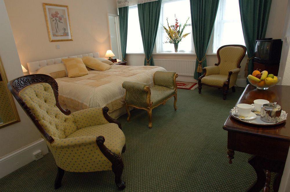 Albany Lions Hotel Eastbourne