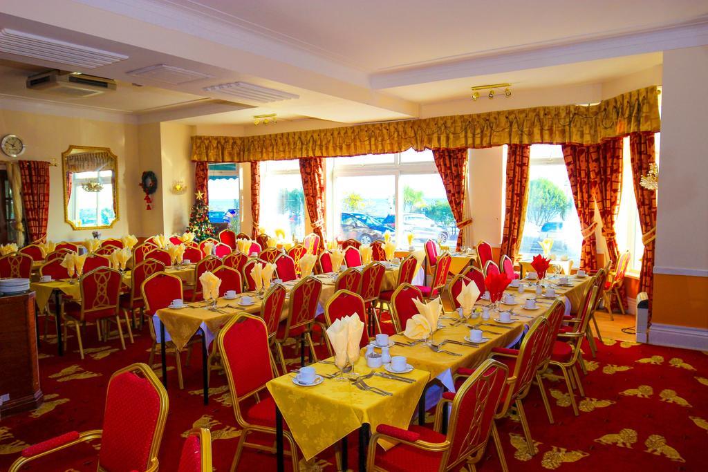 Hotel Albany Lions