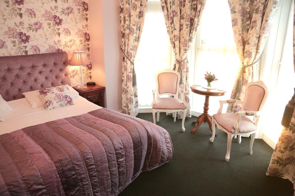 Hotel East 3*