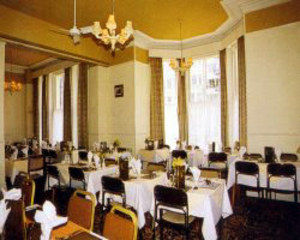 Lathom Hotel 2*