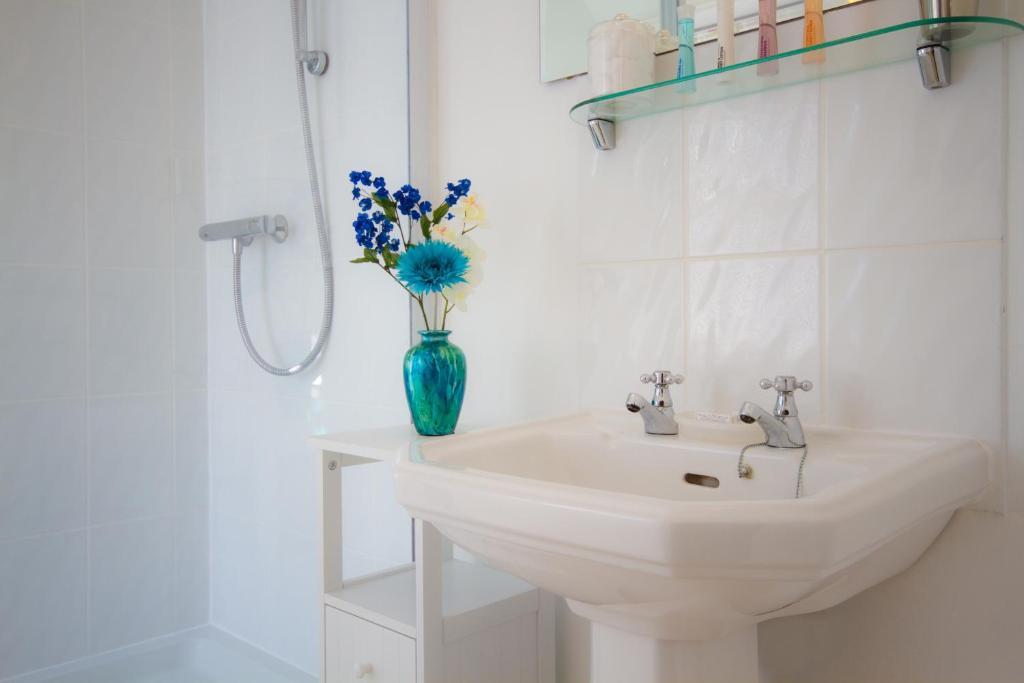 Guest house The East 4*
