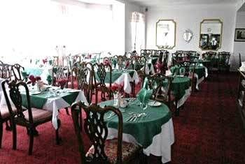 Hotel Albany Lions