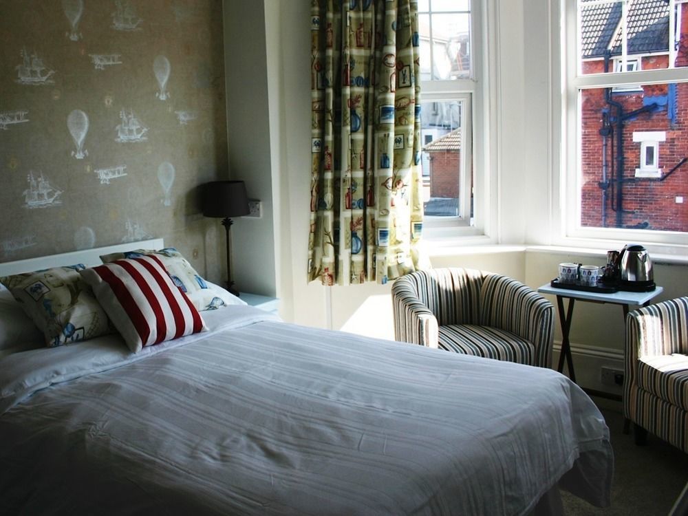 Cambridge House 4* Eastbourne