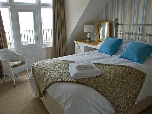 Bed & Breakfast Breakers 3*