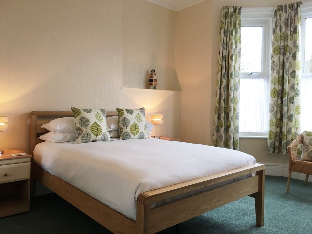 Ivydene Guest house 4*