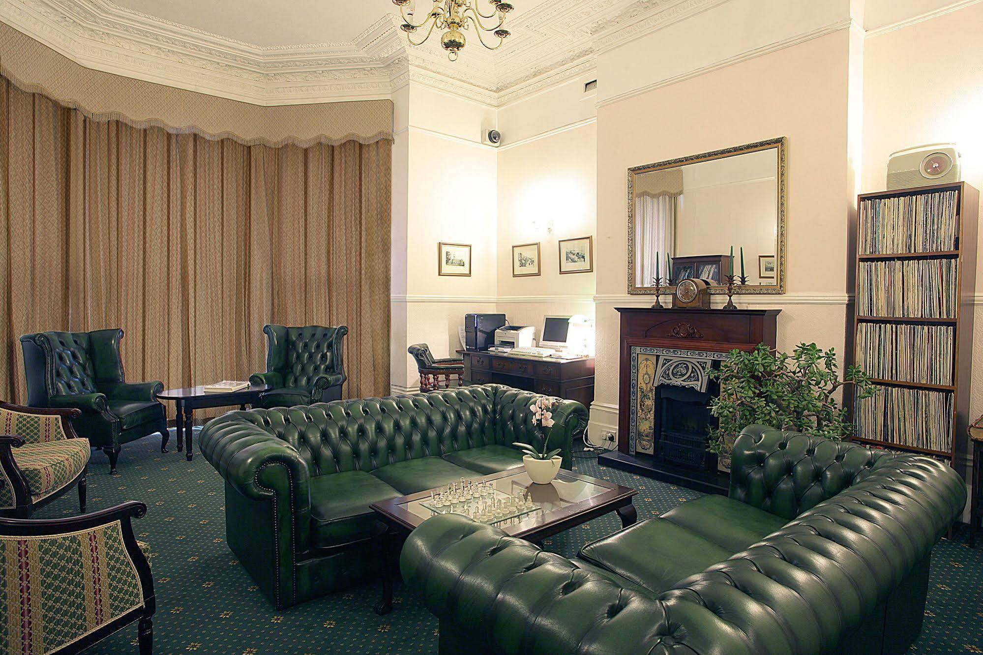 Hotel Devonshire Park 3*