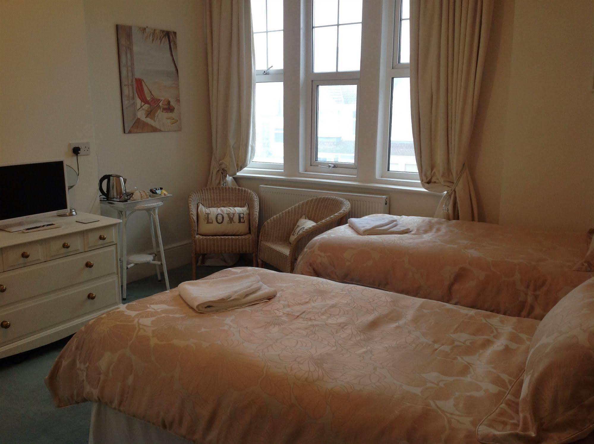 Bassets House 4*